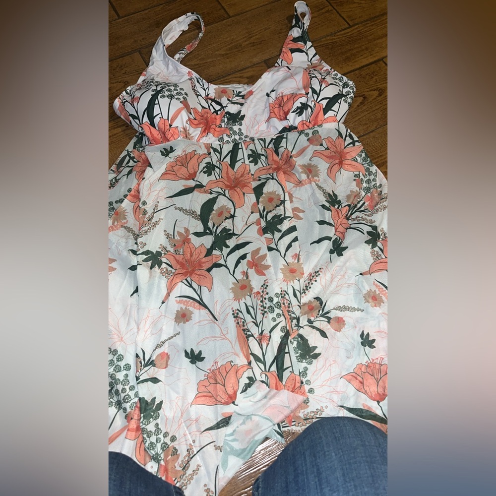 XL WOMENS SWIM